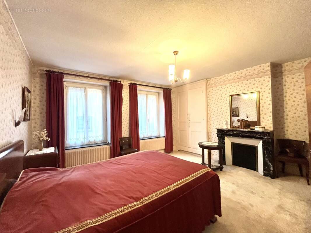 Maison à VIVIER-AU-COURT