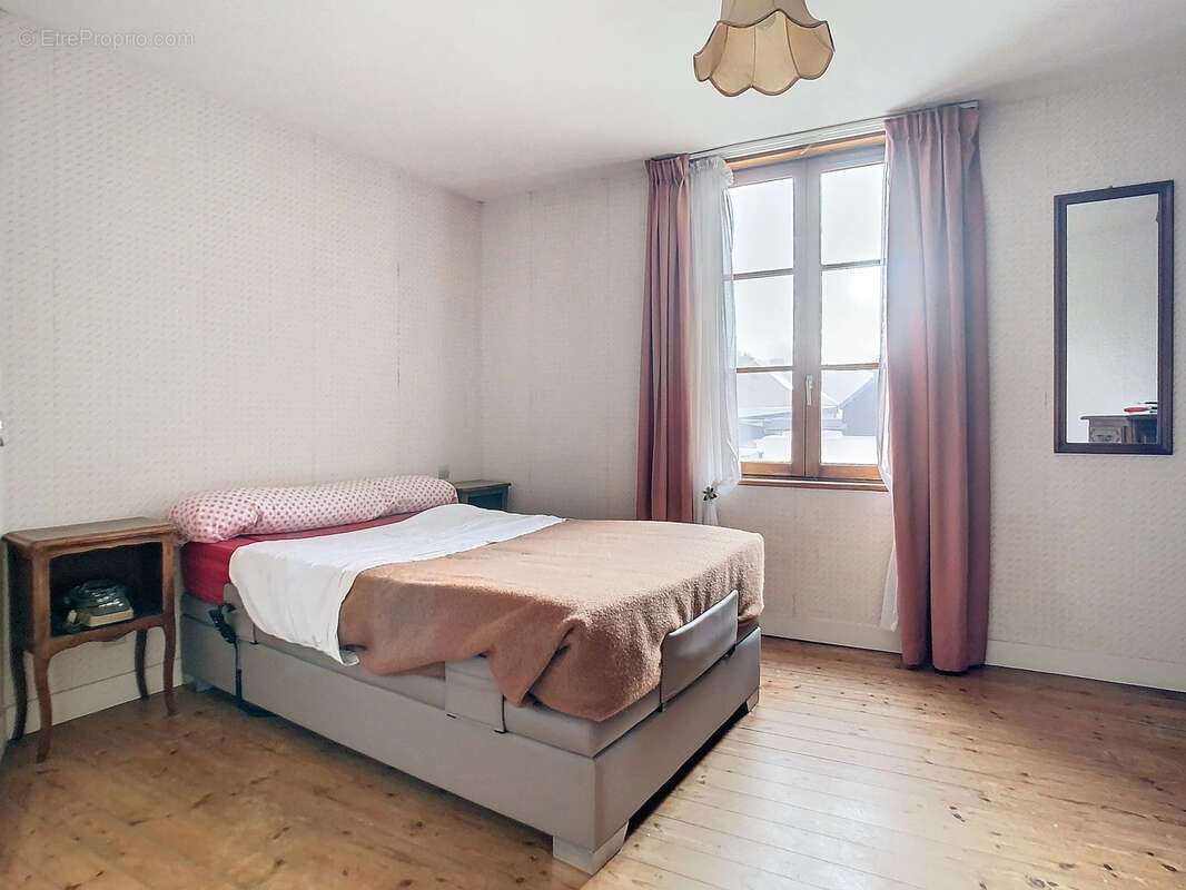 Maison à LA HAYE-DU-PUITS