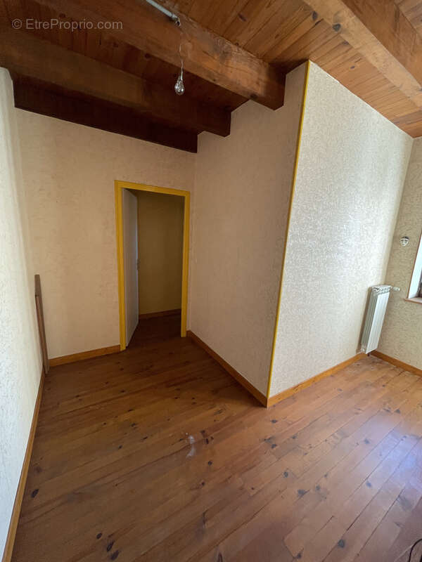 Maison à BROUSSES-ET-VILLARET