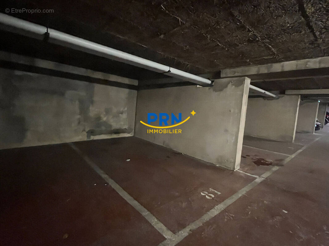 Parking à VITRY-SUR-SEINE