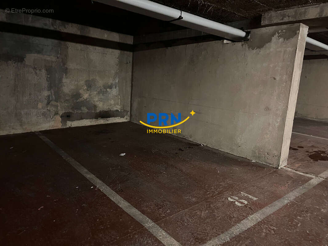 Parking à VITRY-SUR-SEINE