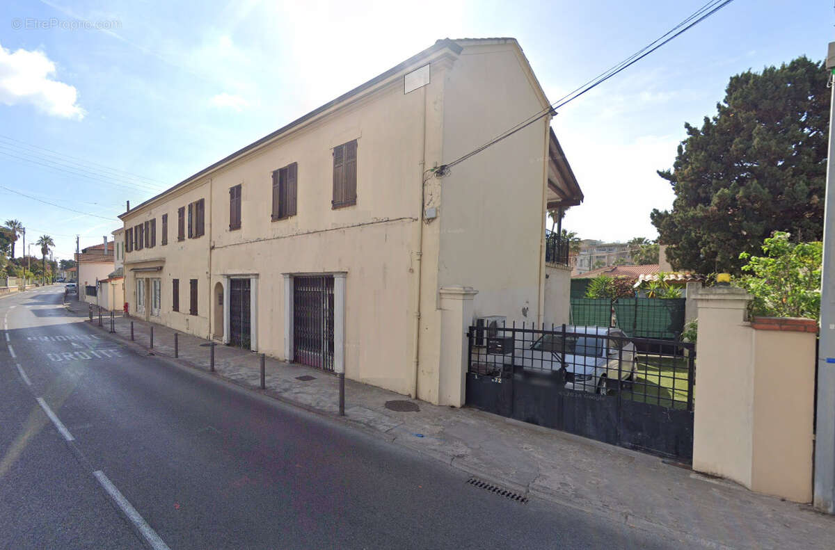 Appartement à VALLAURIS