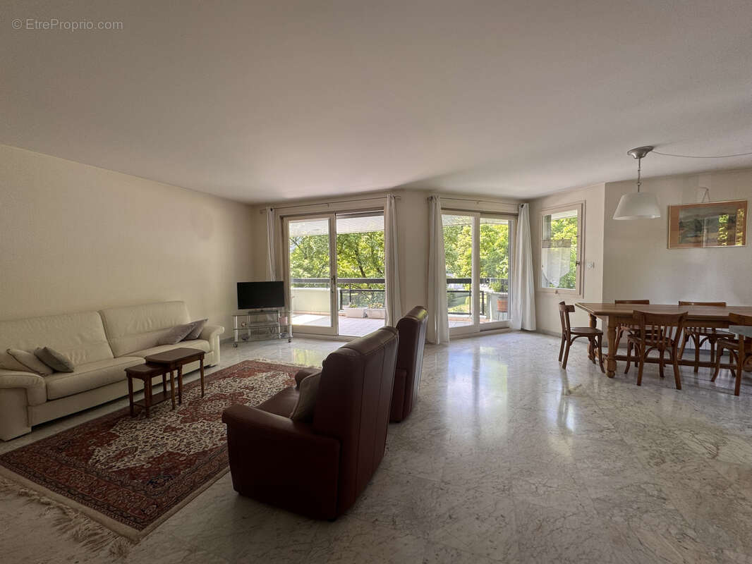 Appartement à MEYLAN