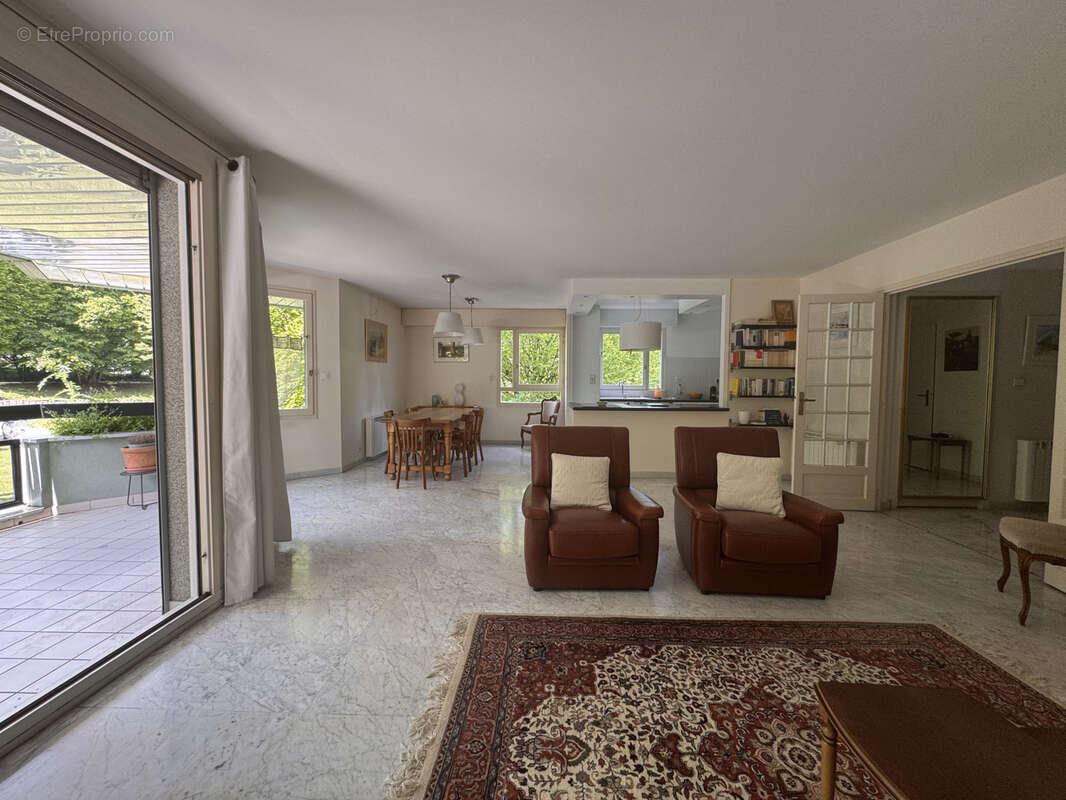 Appartement à MEYLAN