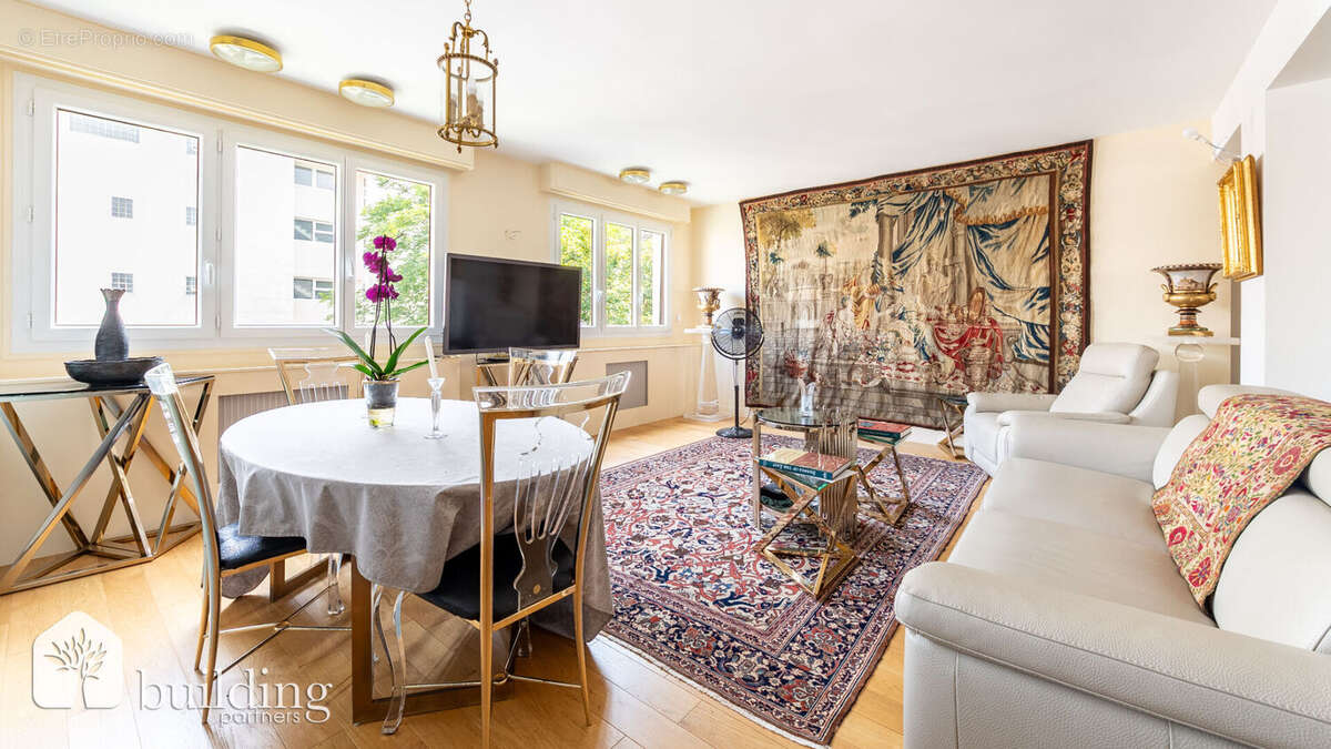 Appartement à NEUILLY-SUR-SEINE