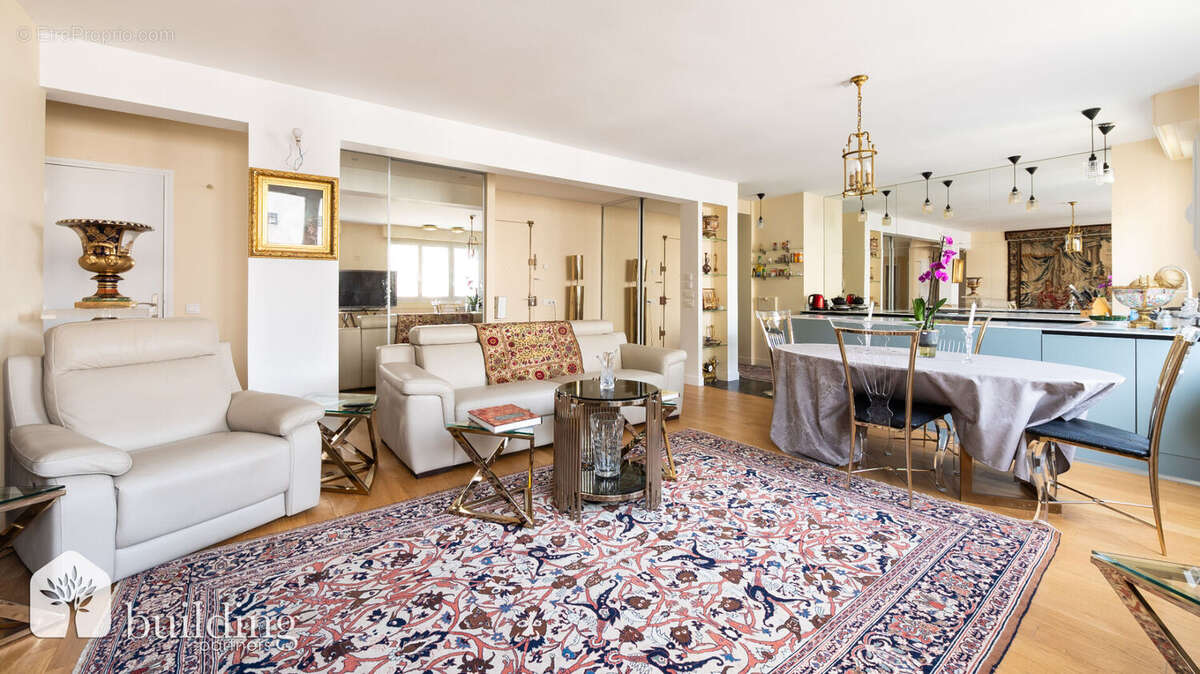 Appartement à NEUILLY-SUR-SEINE