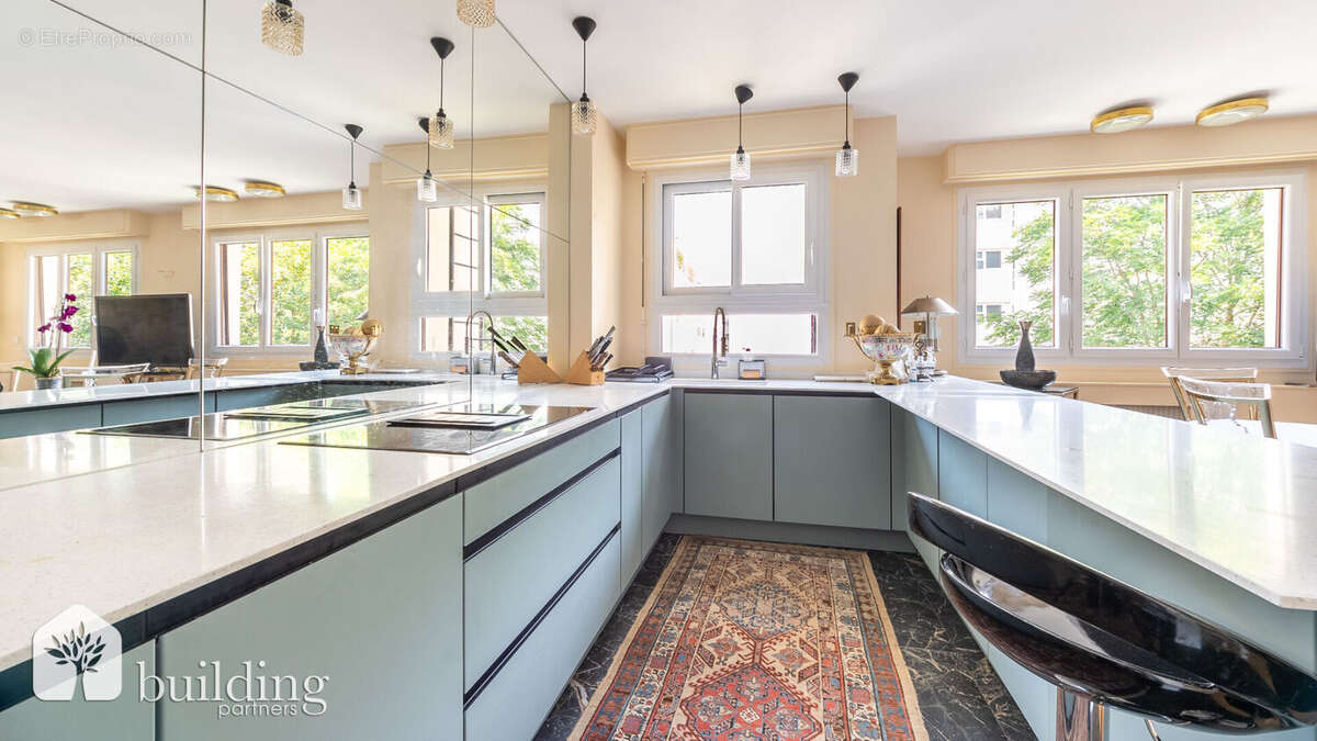 Appartement à NEUILLY-SUR-SEINE