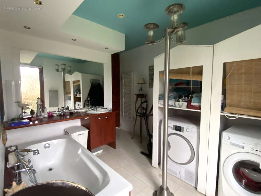 Maison à HORNOY-LE-BOURG