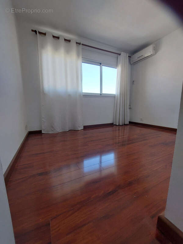 Appartement à SAINT-DENIS