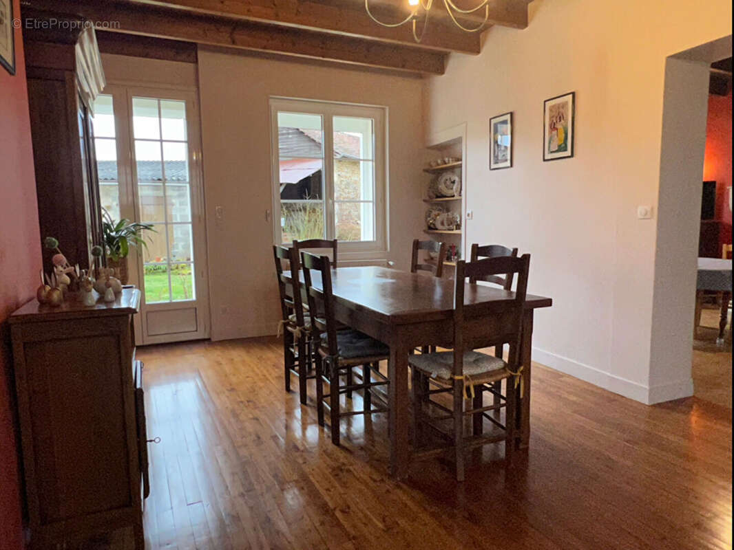 Maison à SAINT-MACOUX