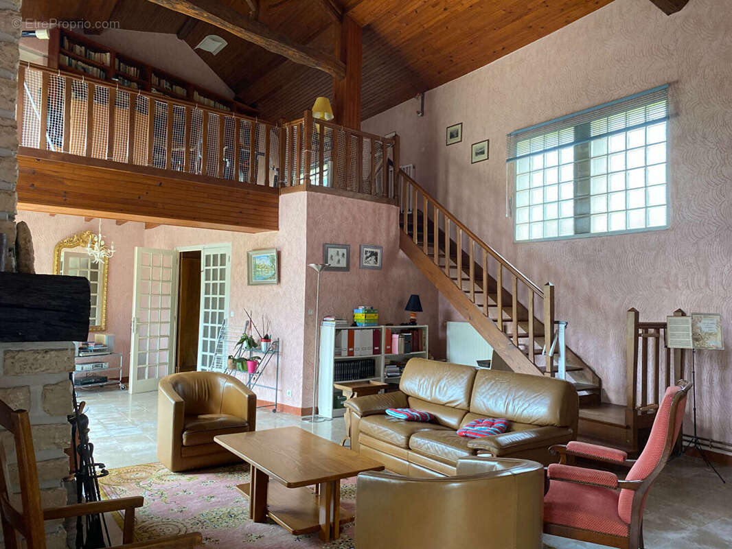 Maison à SAINT-MACOUX