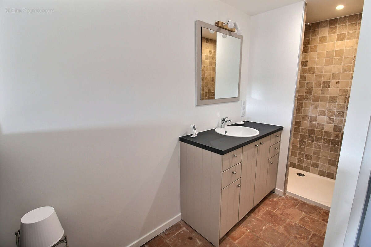 Appartement à JONQUIERES