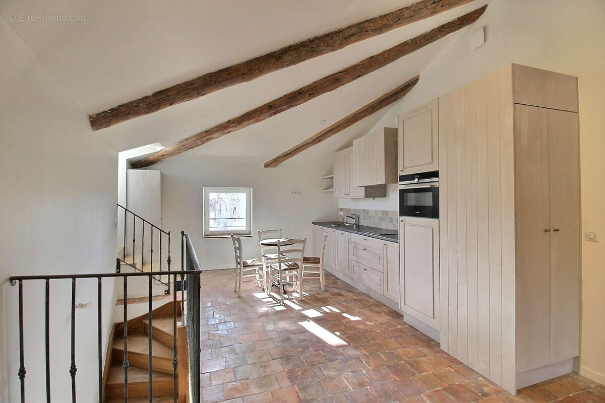 Appartement à JONQUIERES