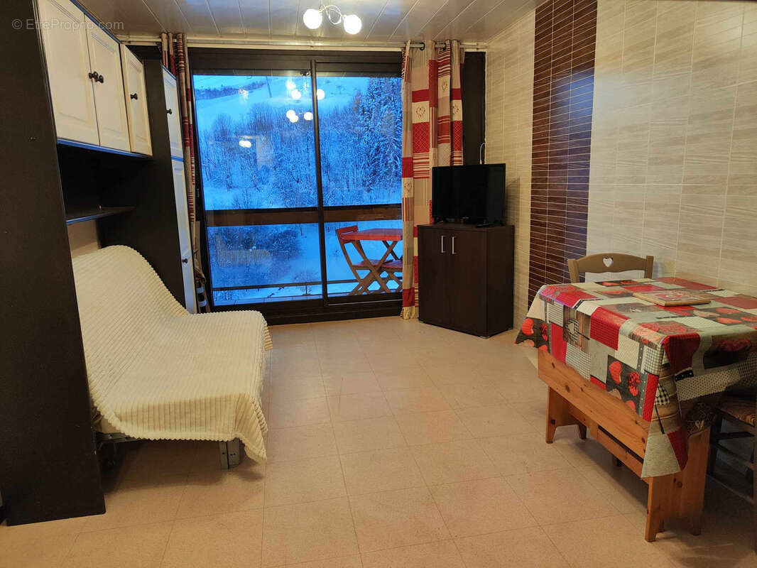 Appartement à LE CHATEL