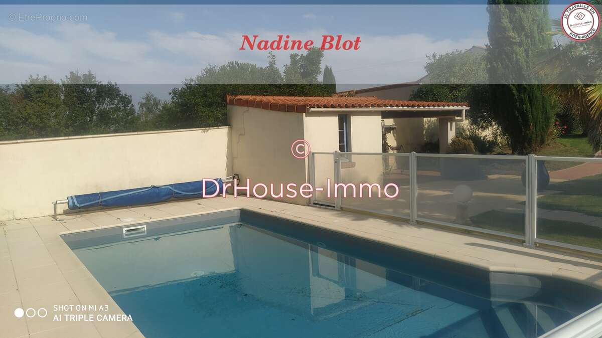 Maison à SAINT-MACAIRE-EN-MAUGES