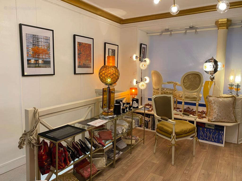 Commerce à PARIS-17E