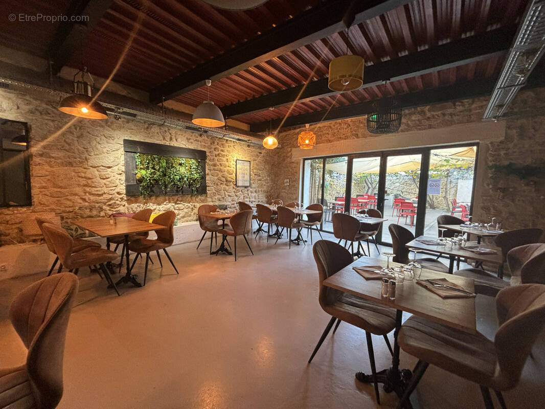 Commerce à CAPESTANG