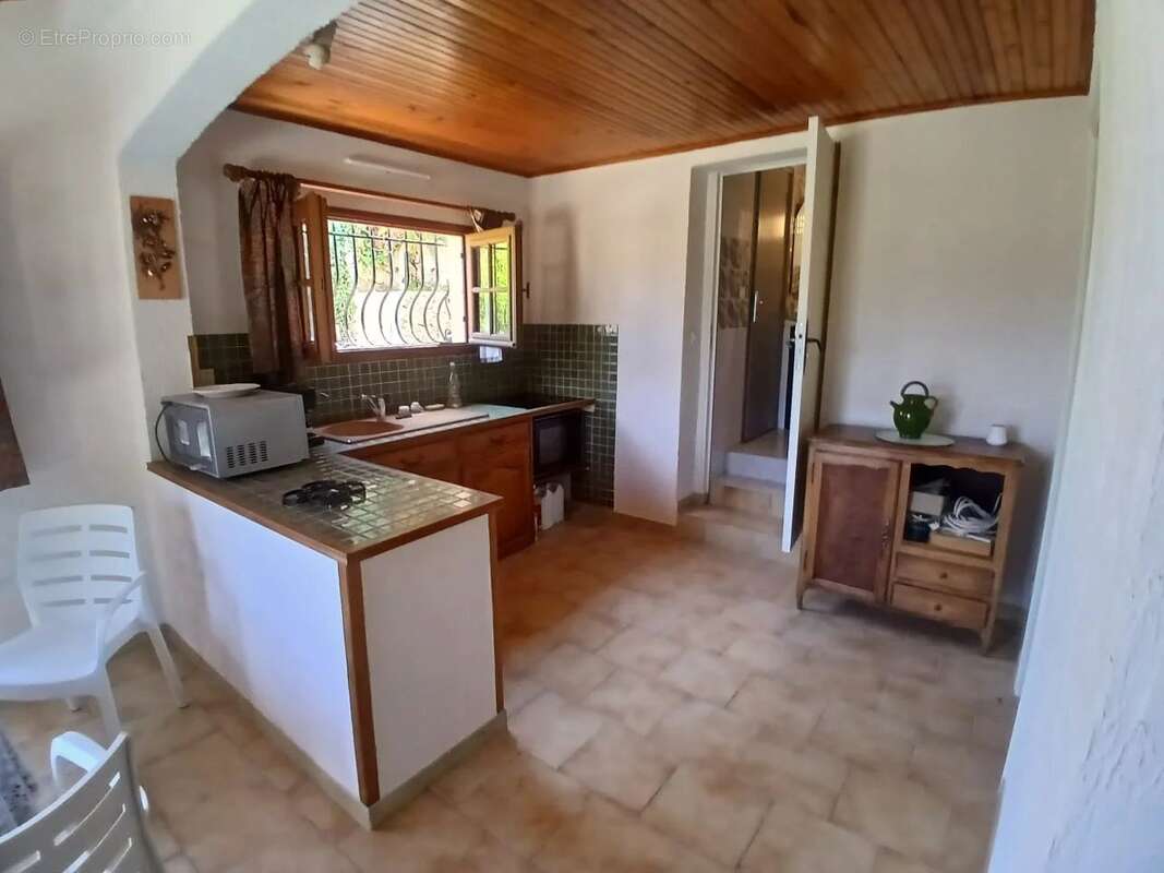 Appartement à TOURRETTE-LEVENS