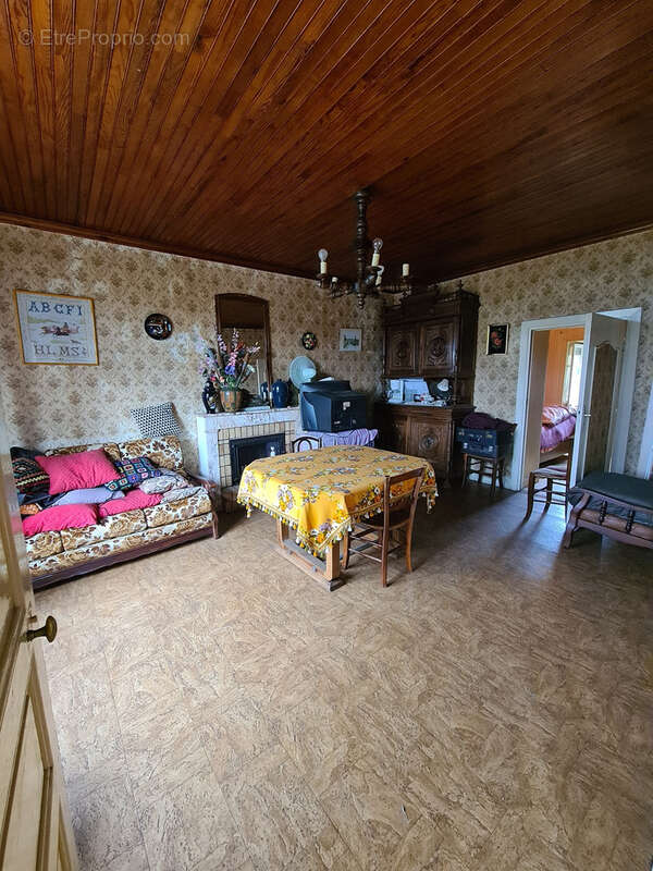 Maison à BARAQUEVILLE