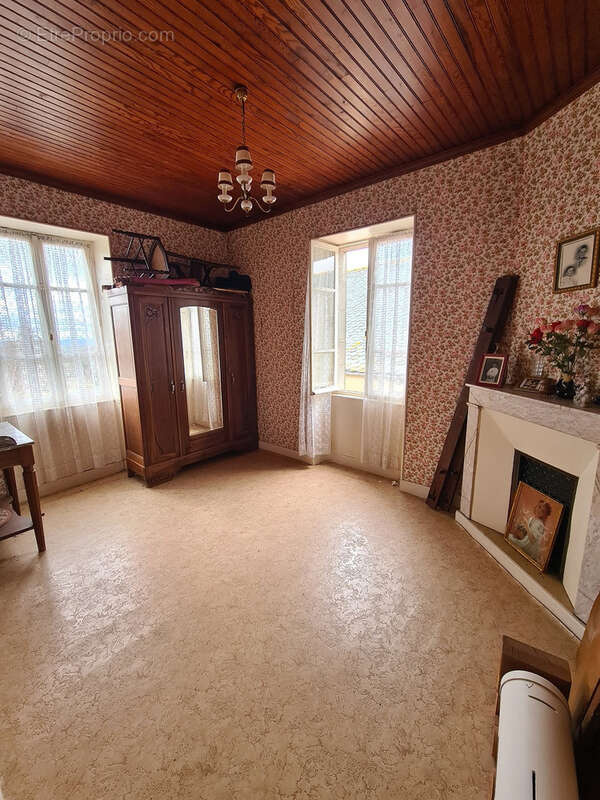 Maison à BARAQUEVILLE