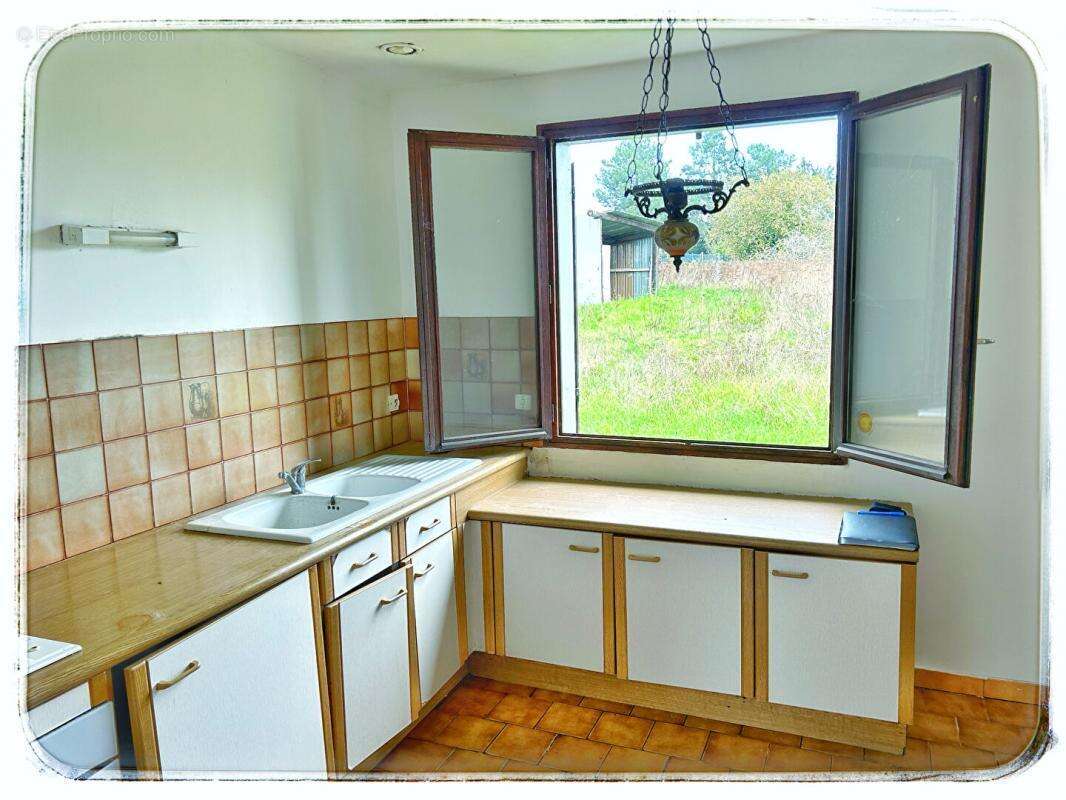 Maison à LAMOTHE-MONTRAVEL