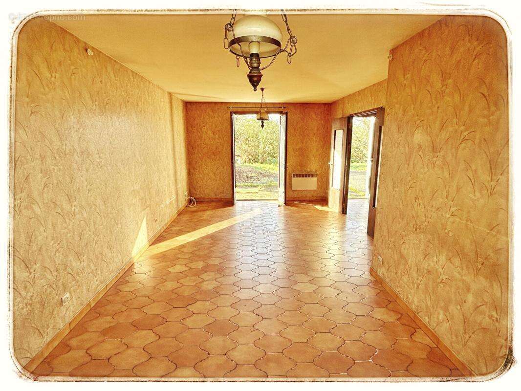 Maison à LAMOTHE-MONTRAVEL