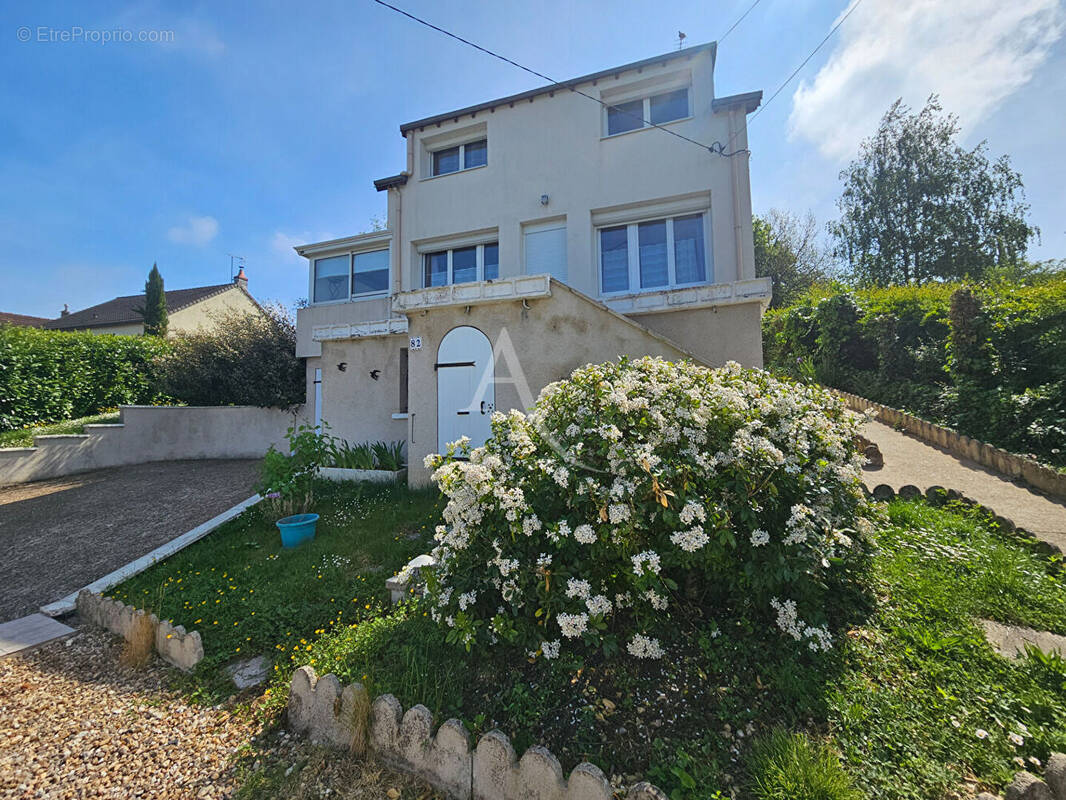 Maison à MONTRICHARD