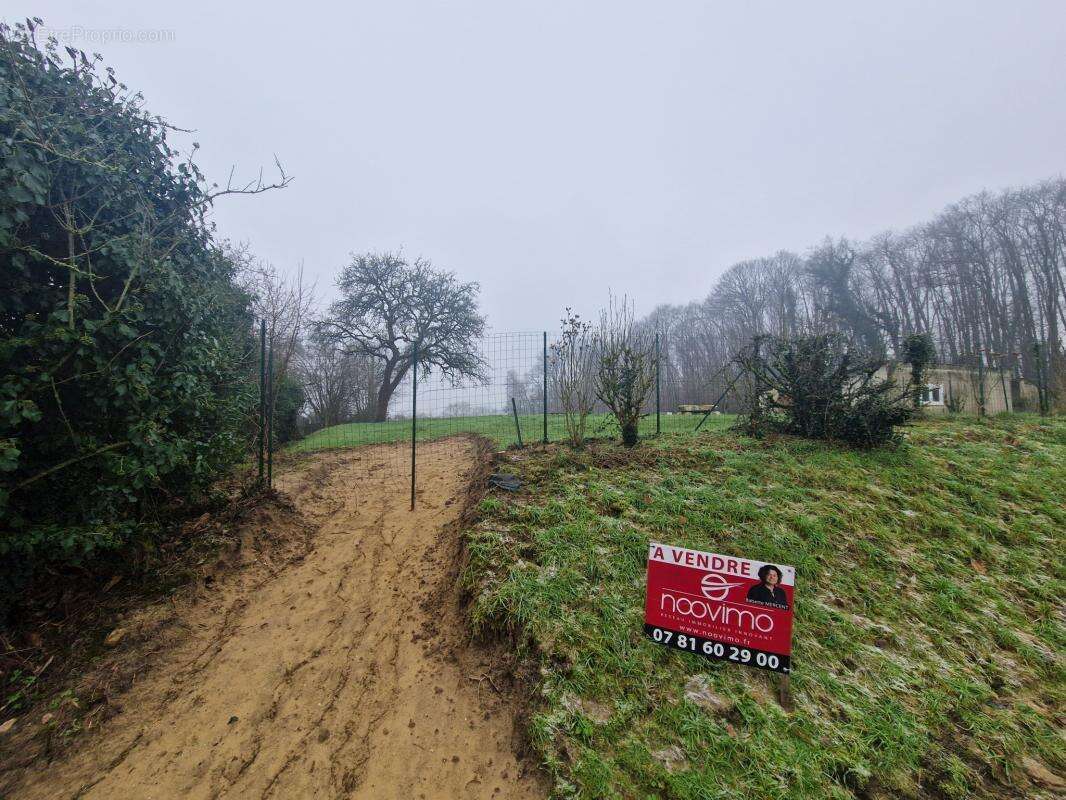 Terrain à CHAMPAGNE