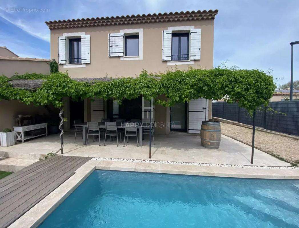 Maison à MAUSSANE-LES-ALPILLES