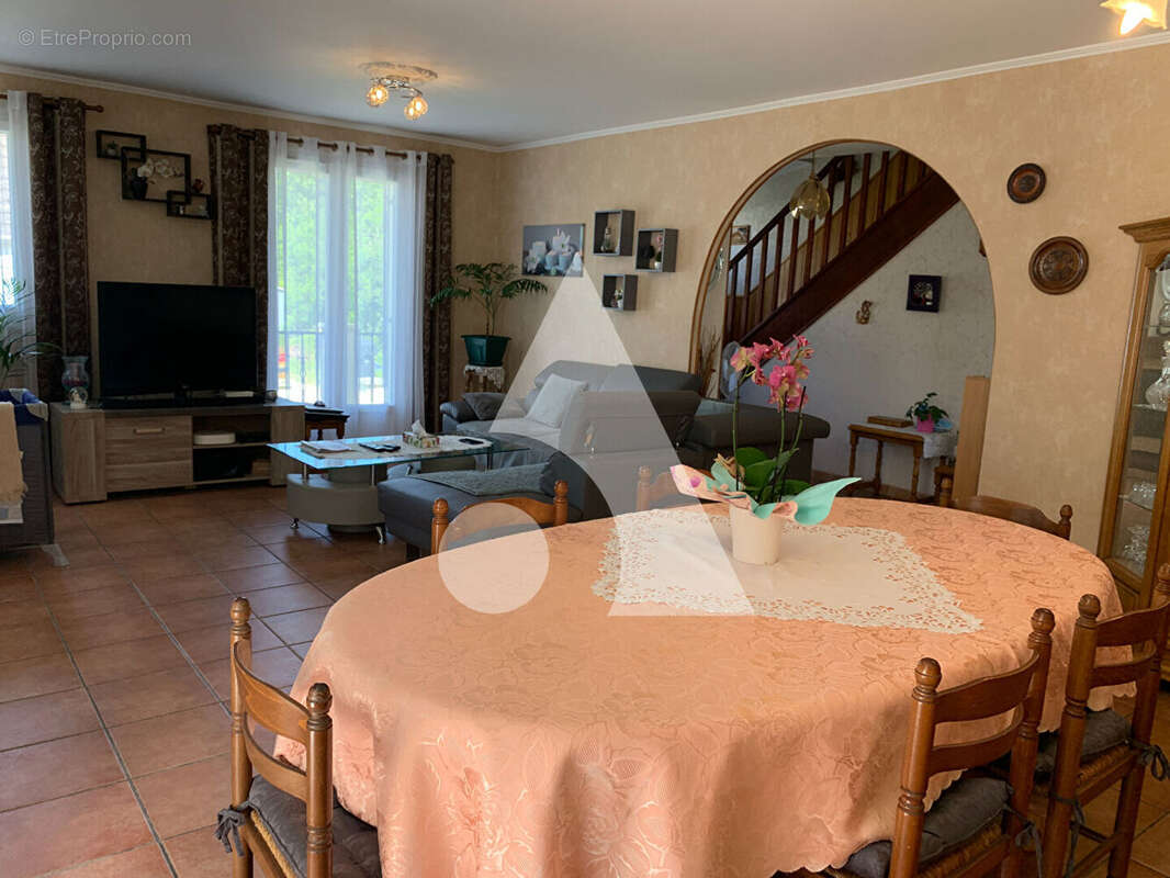 Maison à COULOMMIERS