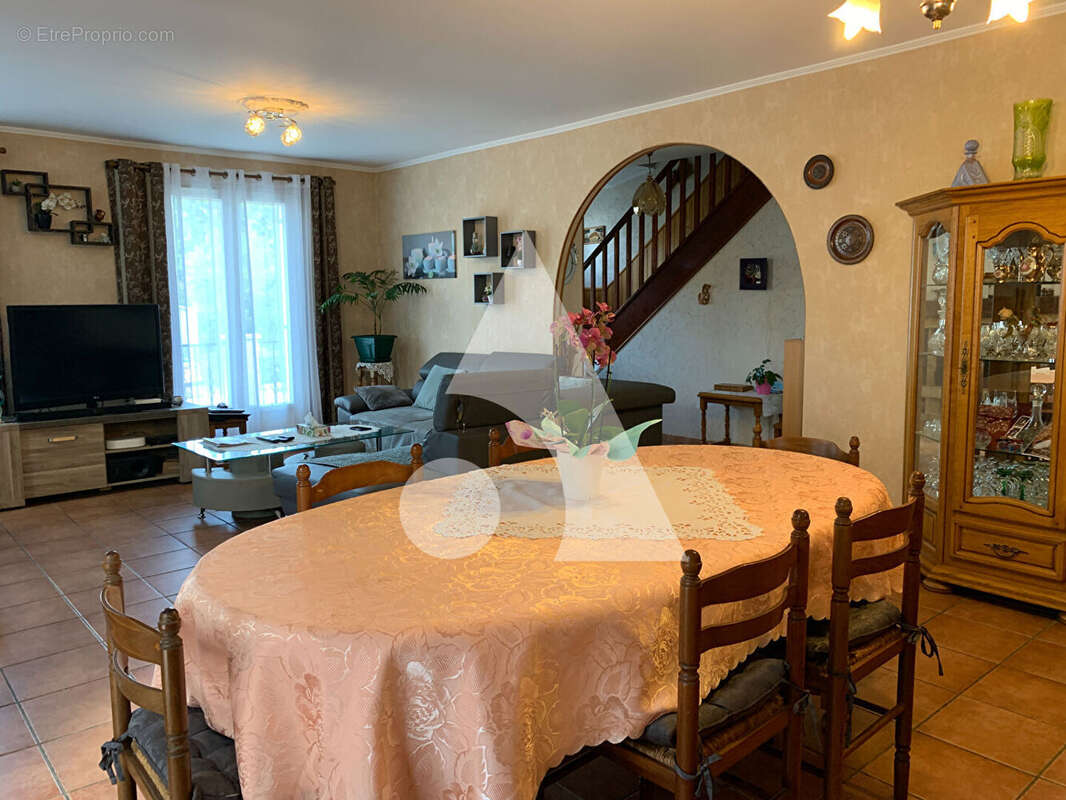 Maison à COULOMMIERS