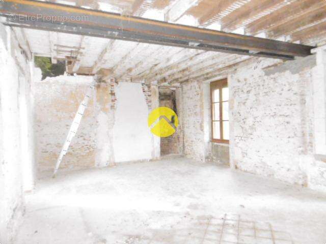 Maison à TOURNON-SAINT-MARTIN