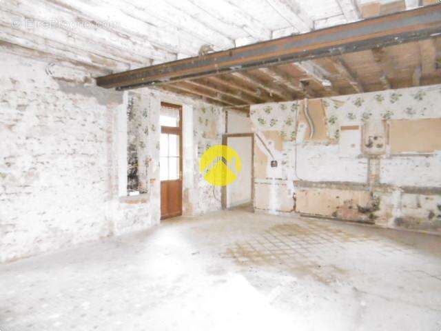 Maison à TOURNON-SAINT-MARTIN