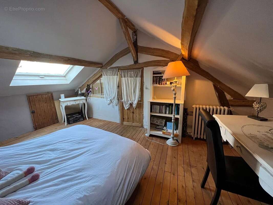 Maison à CRESPIERES