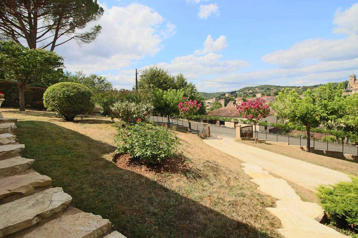 Maison à PUY-L&#039;EVEQUE