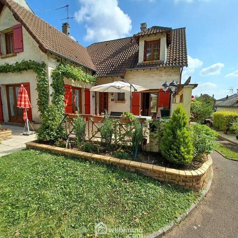 Construction de 1989 sur une parcelle de 500m2 - Maison à VITRY-SUR-SEINE