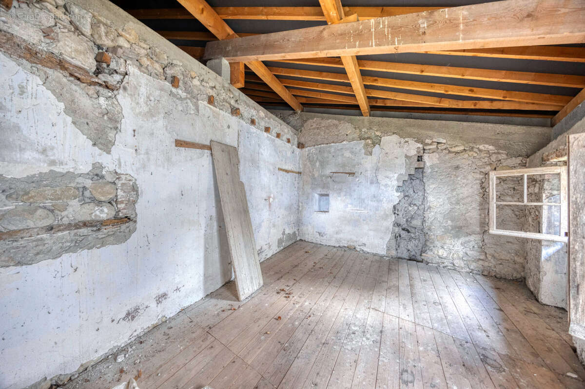 Maison à LA TERRASSE