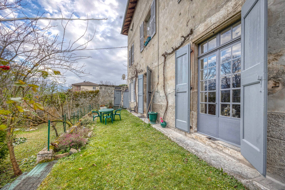 Maison à LA TERRASSE