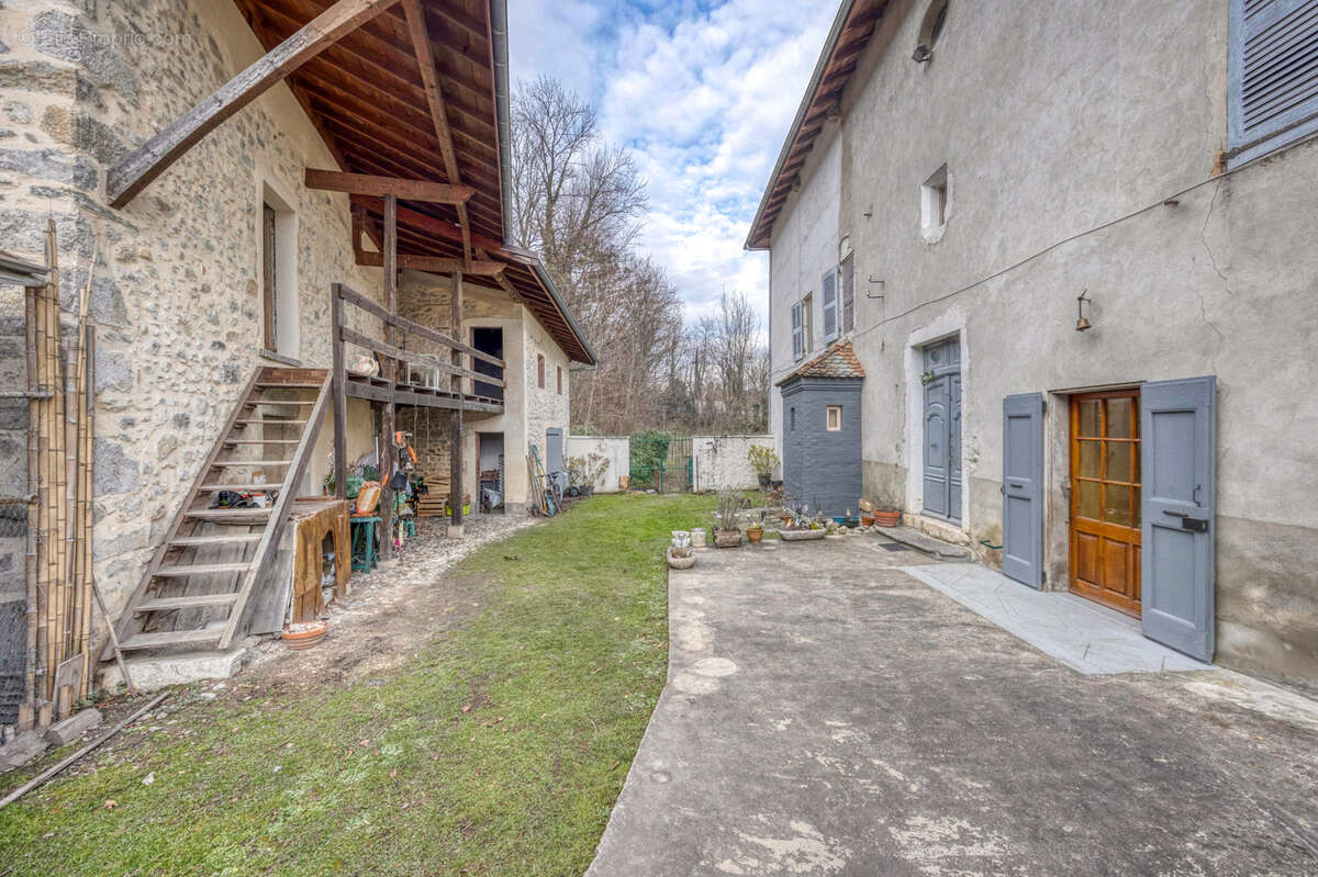 Maison à LA TERRASSE