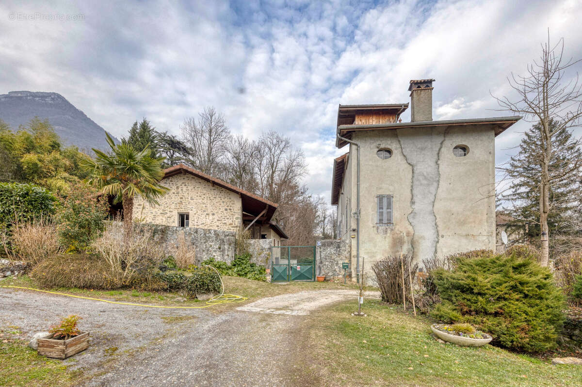 Maison à LA TERRASSE