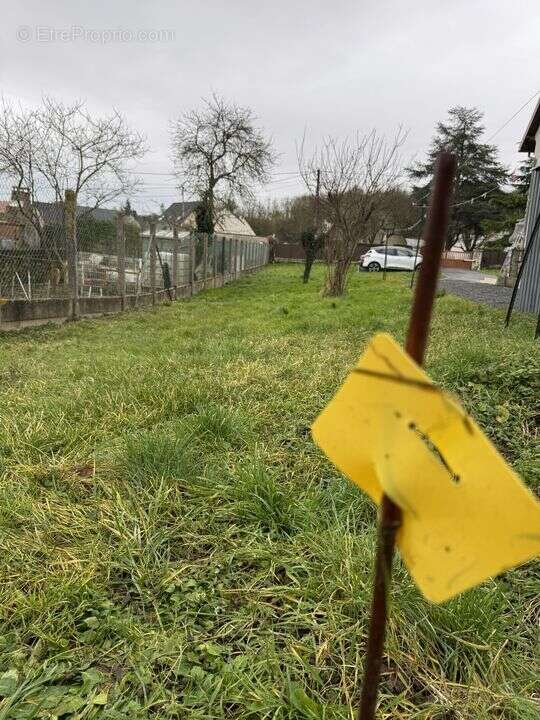 Terrain à MEREVILLE