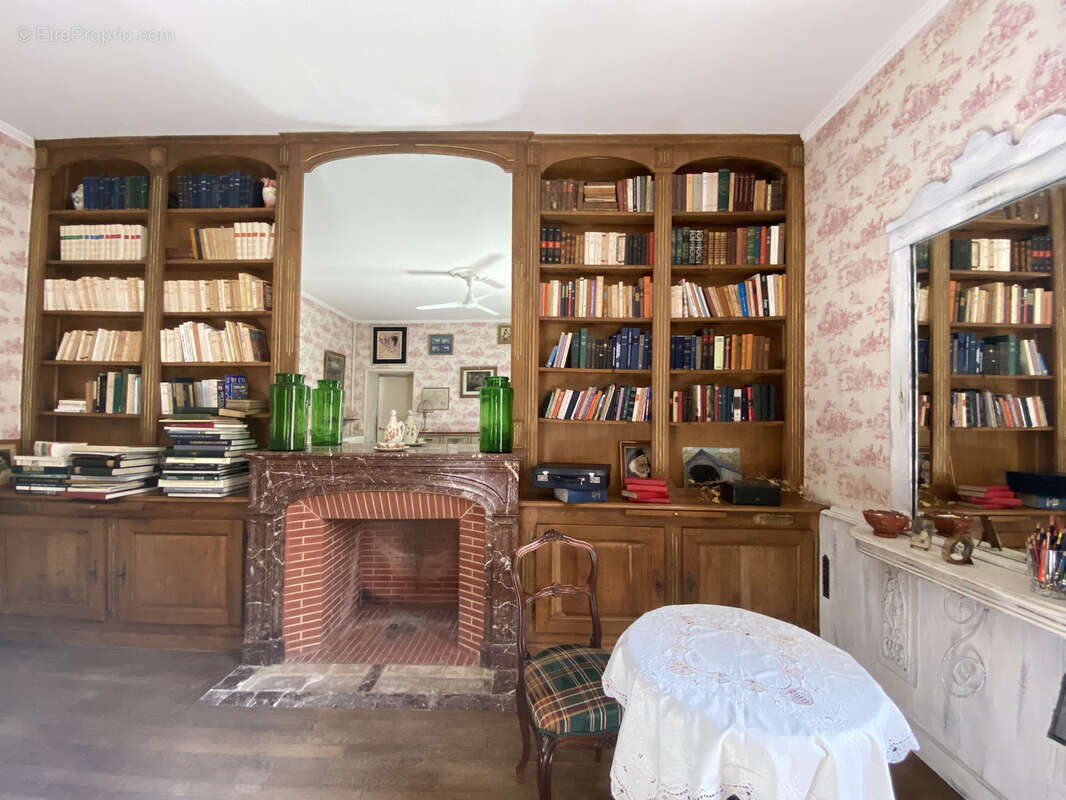 Maison à MAIZIERES-LA-GRANDE-PAROISSE