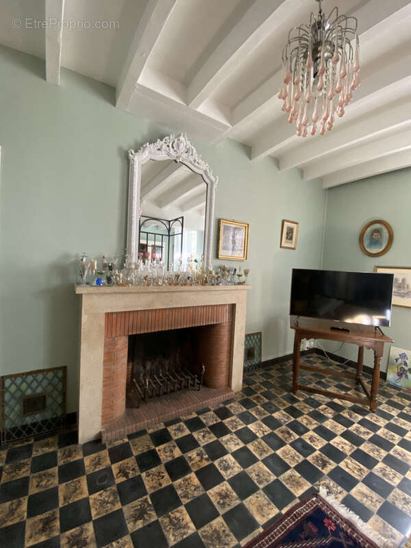 Maison à MAIZIERES-LA-GRANDE-PAROISSE