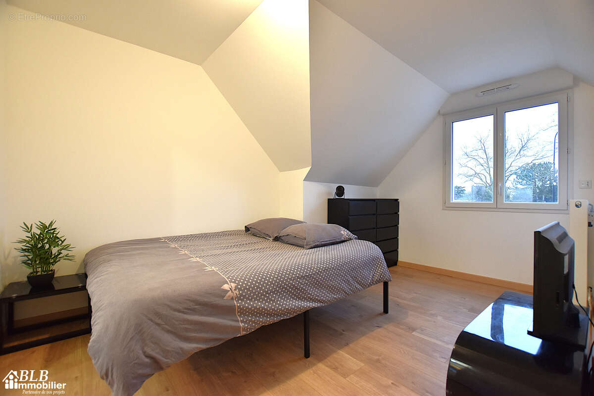 Maison à CERNAY-LA-VILLE