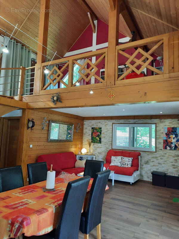 Maison à SAINT-JEAN-DU-BRUEL