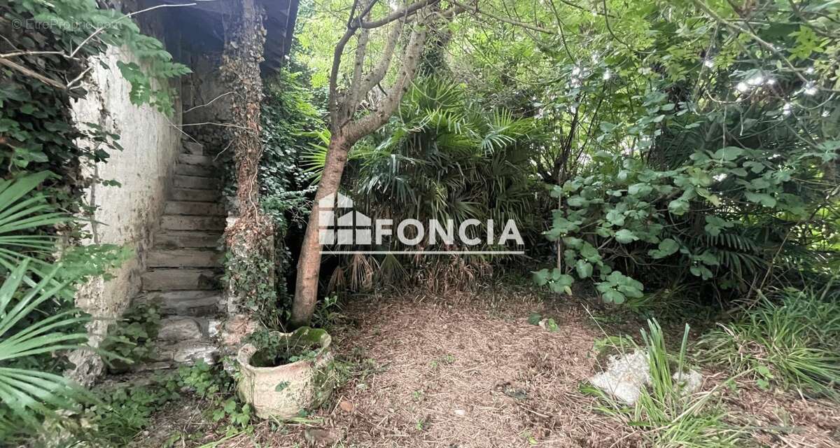 Maison à SAINT-GERMAIN-DE-MARENCENNES