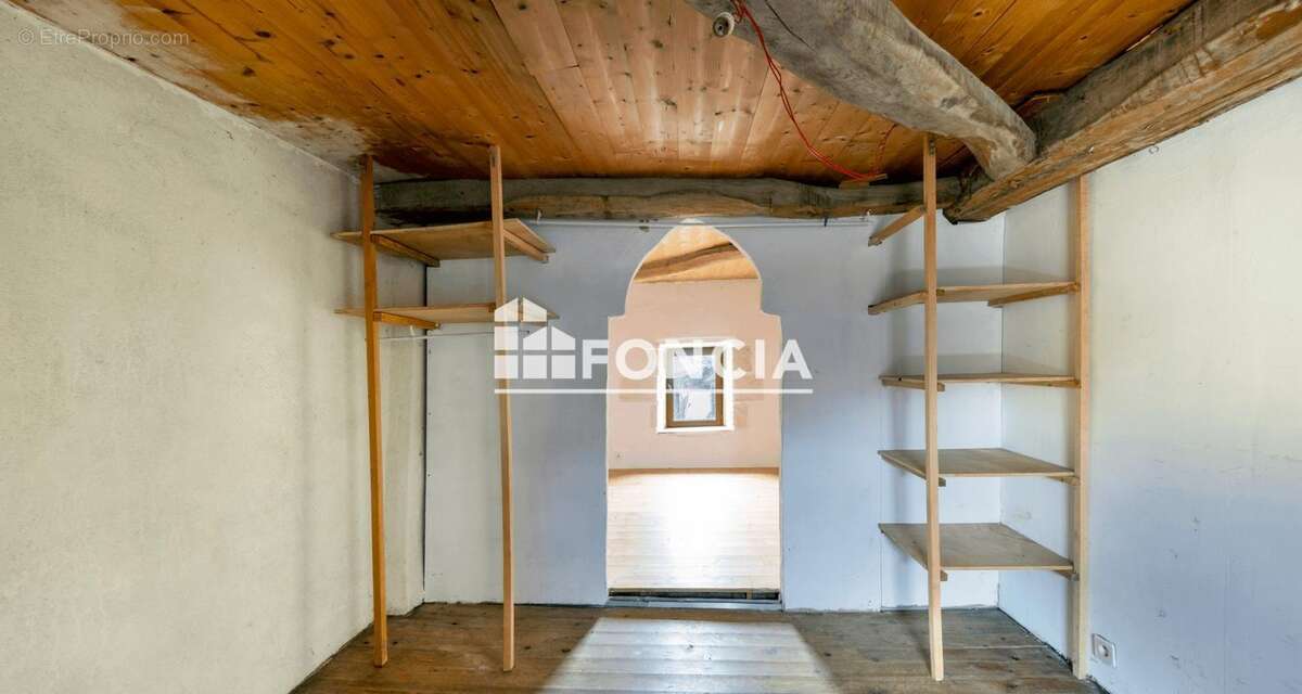 Maison à SAINT-GERMAIN-DE-MARENCENNES