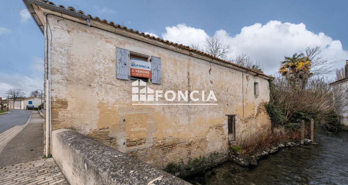 Maison à SAINT-GERMAIN-DE-MARENCENNES