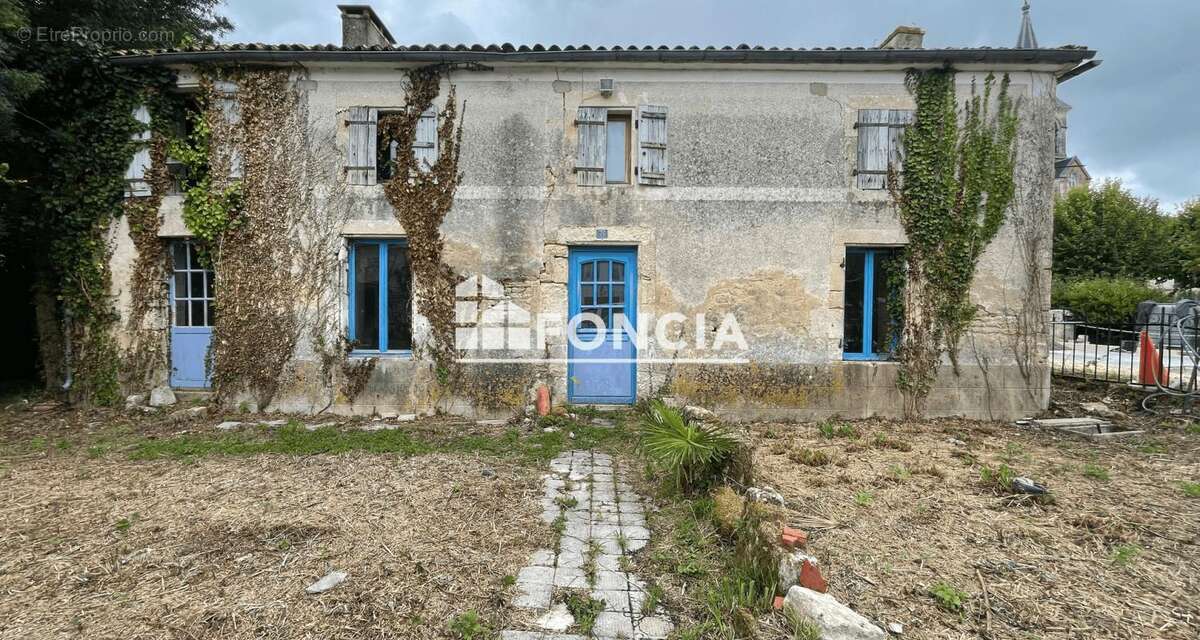 Maison à SAINT-GERMAIN-DE-MARENCENNES