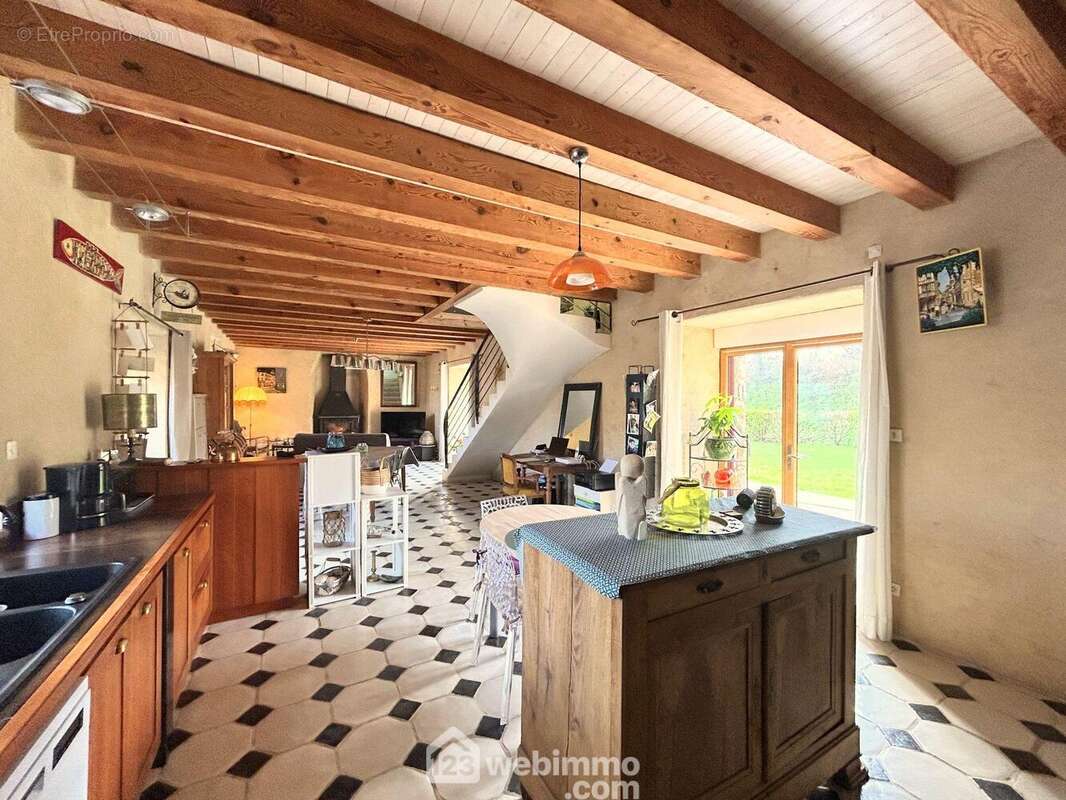 Maison à PLOUGRESCANT